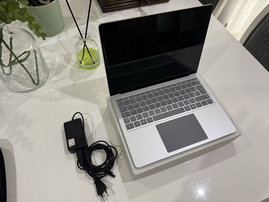 Microsoft Surface Laptop 13.8" | 7th Edição Copilot+