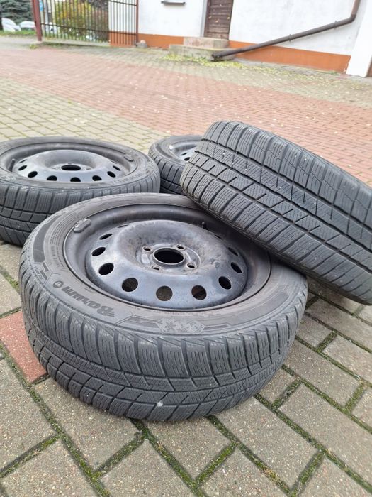 Opony Barum Polaris 5 zimowe 195/50 R15 z felgami stalowymi, komplet