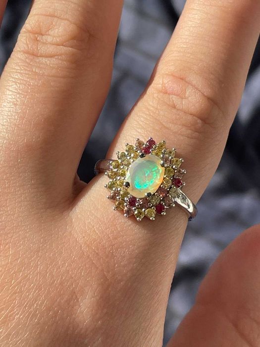 Кольцо из серебра 925 пробы с опалом и сапфиром. 17 18.18.5