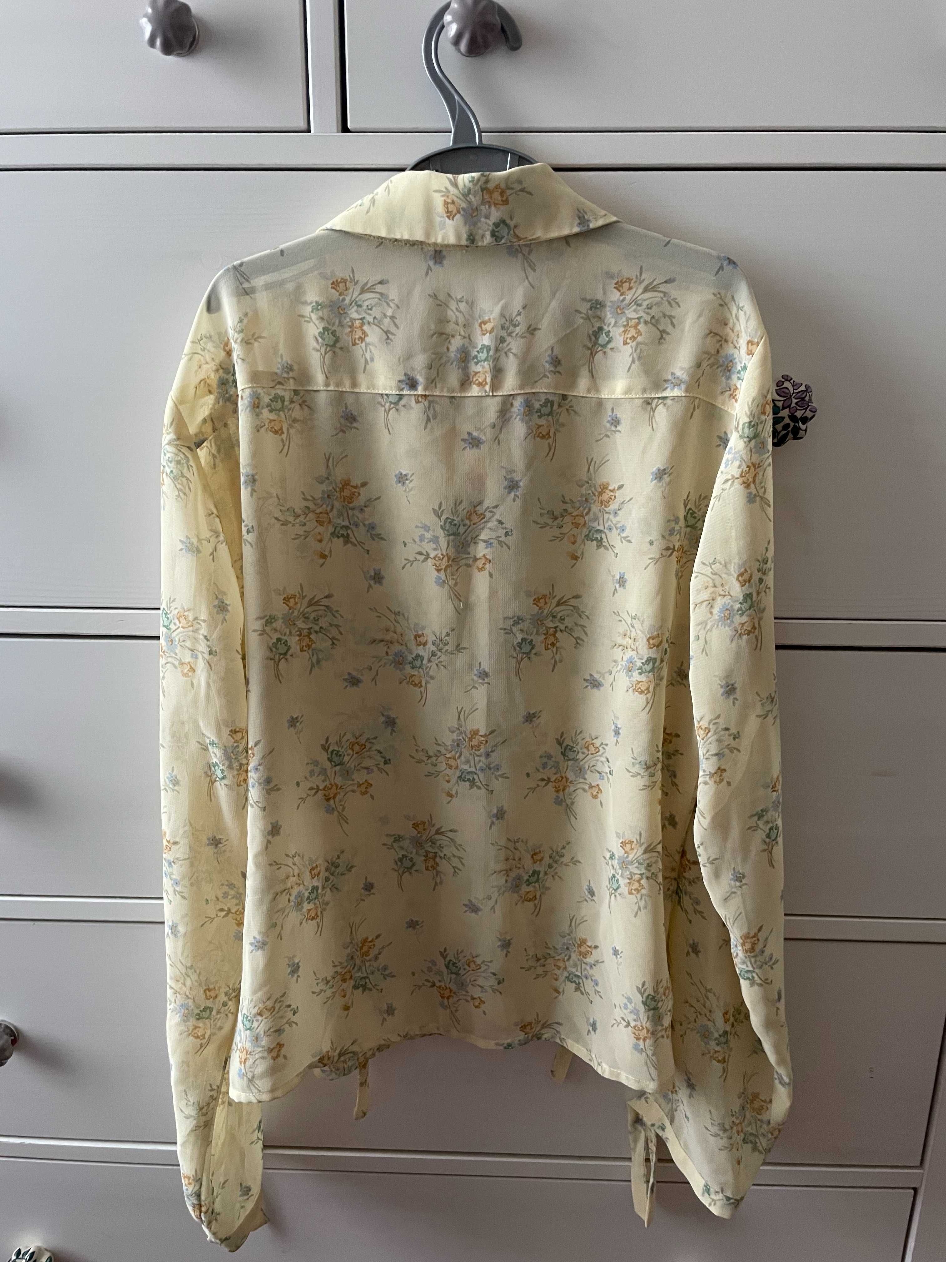 Blusa com transparência e flores Ana Sousa