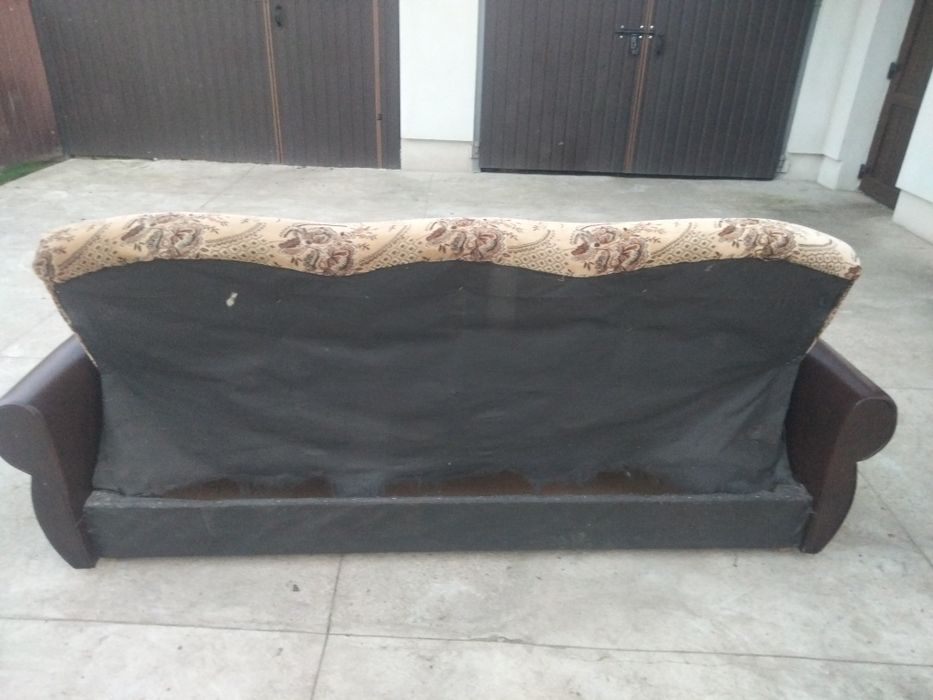 Кому потрібен дзвоніть.