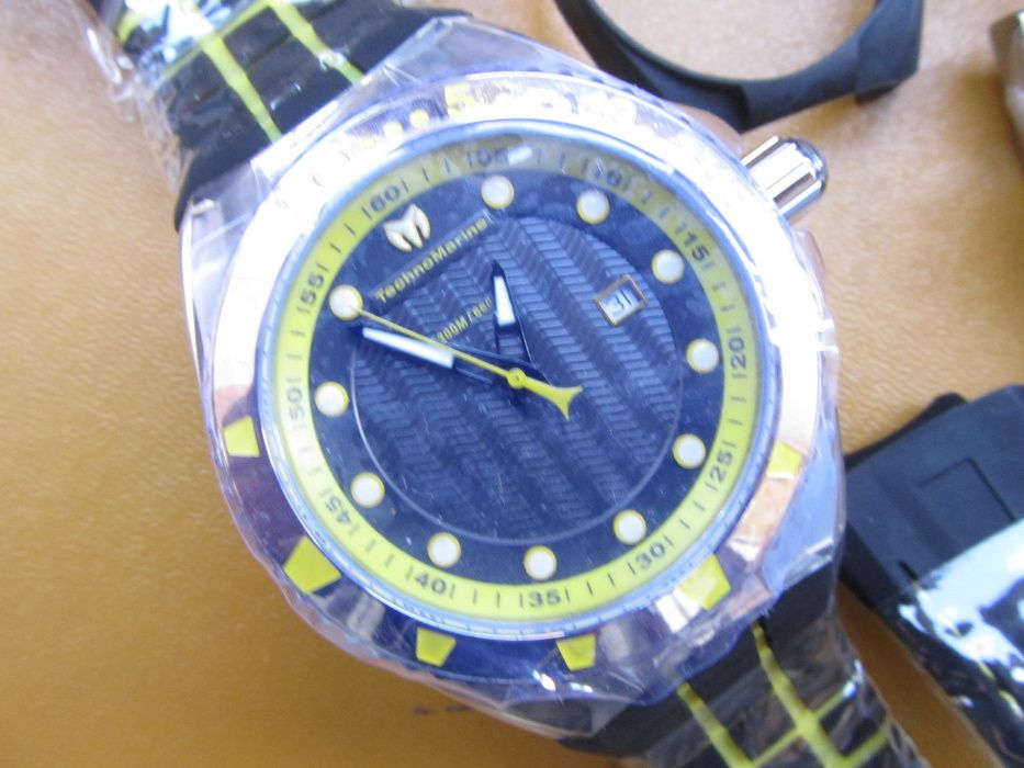 Часы швейцарские TechnoMarine TM-115218 мужские, новые.