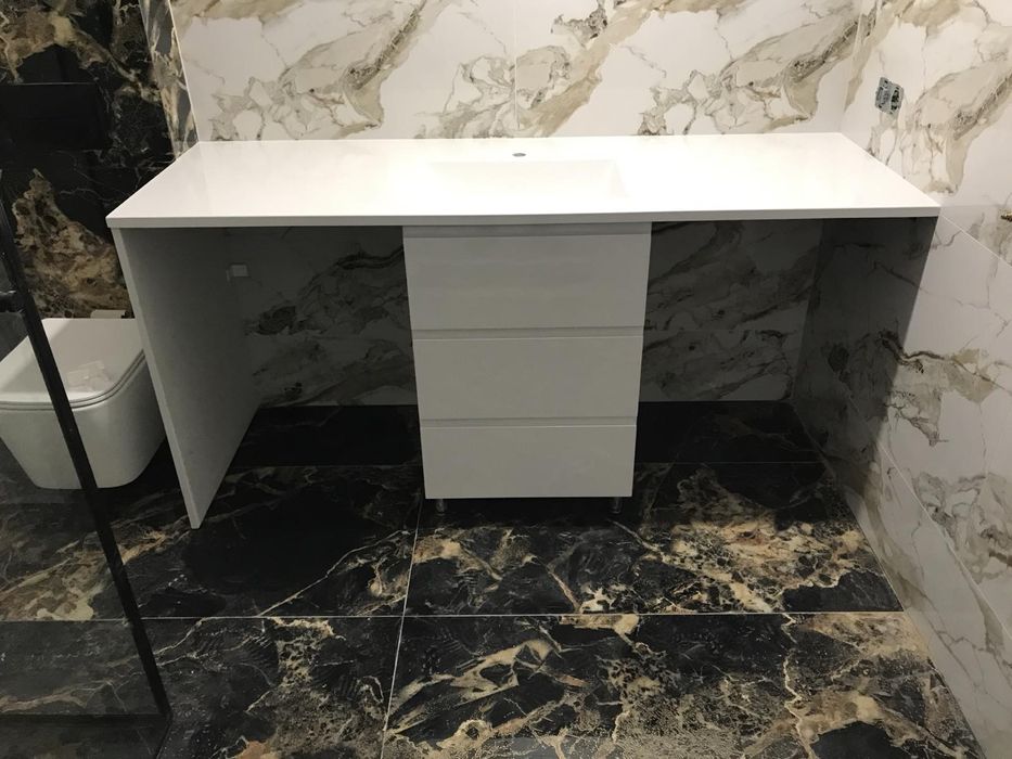 Стільниця із штучного каменню