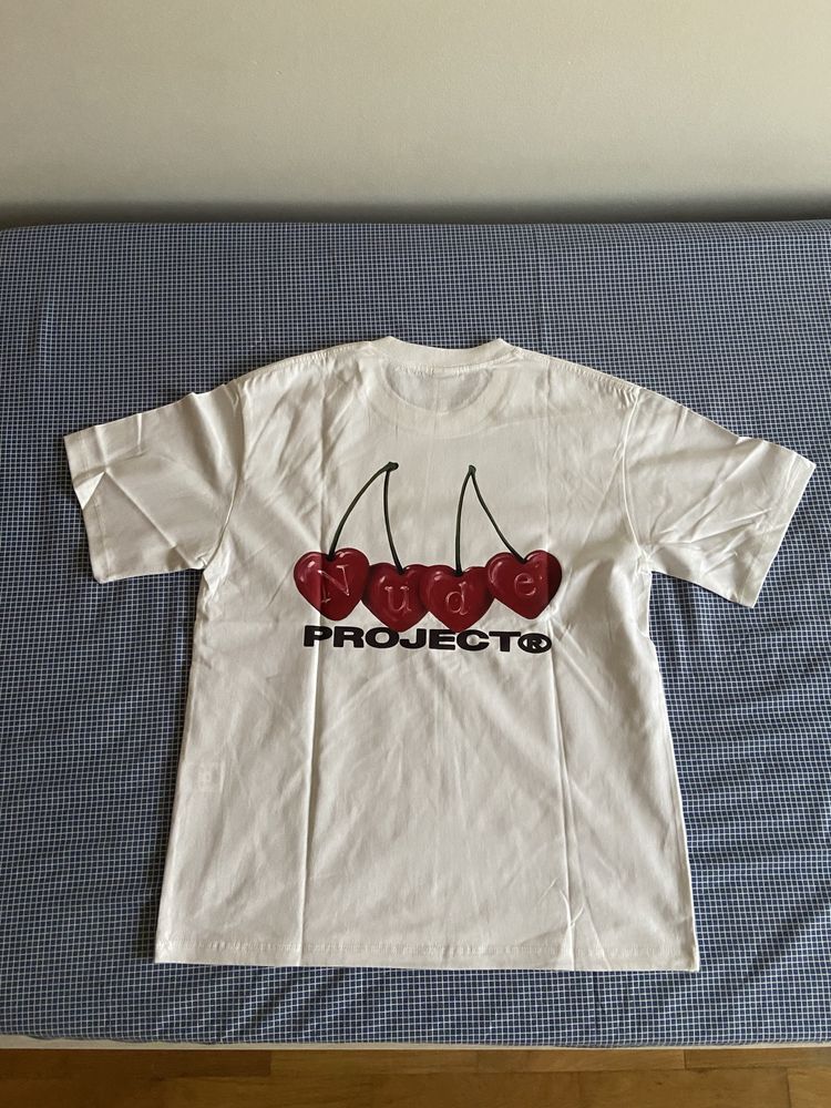 T-Shirt NUDE PROJECT tamanho M nunca usada