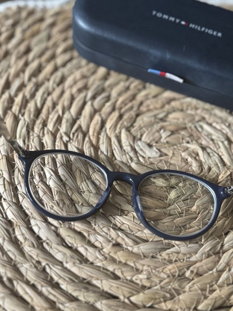 Oprawki do okularów korekcyjnych Tommy Hilfiger