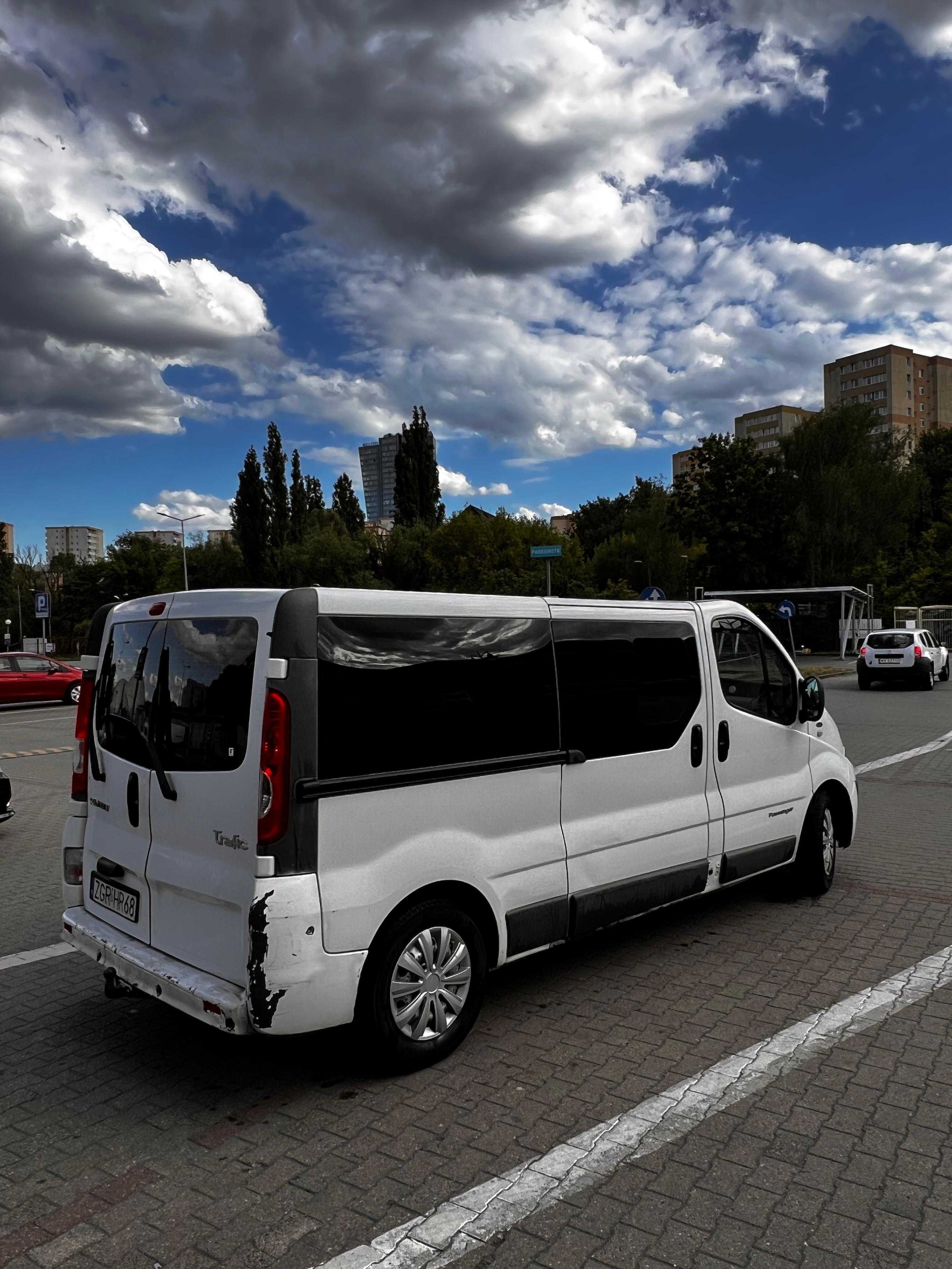 Wynajem busa 9 osobowego