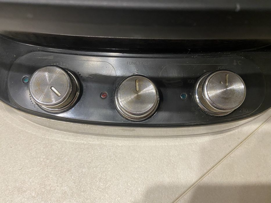 Електрогриль DeLonghi