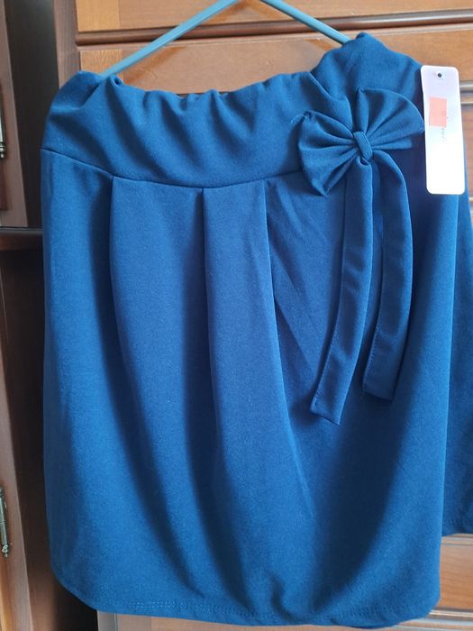 Nowa granatowa spódniczka