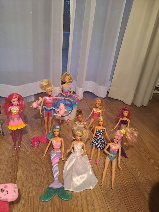 Zestaw lalek Barbie plus akcesoria
