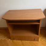 Szafka pod telewizor retro | Styl lat 80–90 |