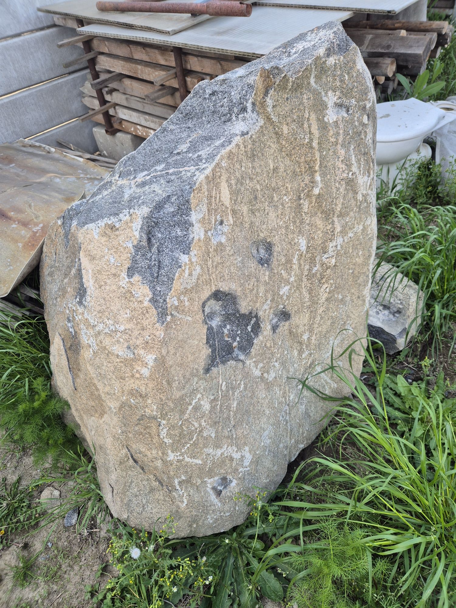 Kamien czarny,grafitowy