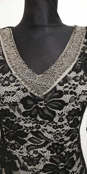 Czarna mini koronkowa elastyczna, Beżowa podszewka