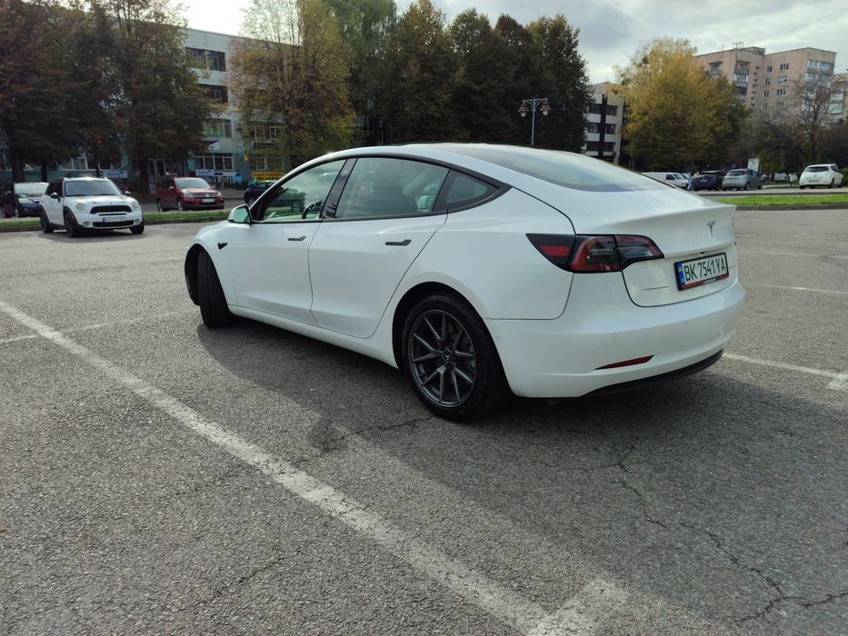 Тесла Модел 3 Tesla Model 3