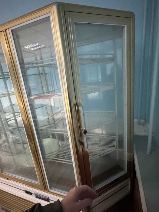 Холодильна вітрина, (холодильна шафа) кондитерська