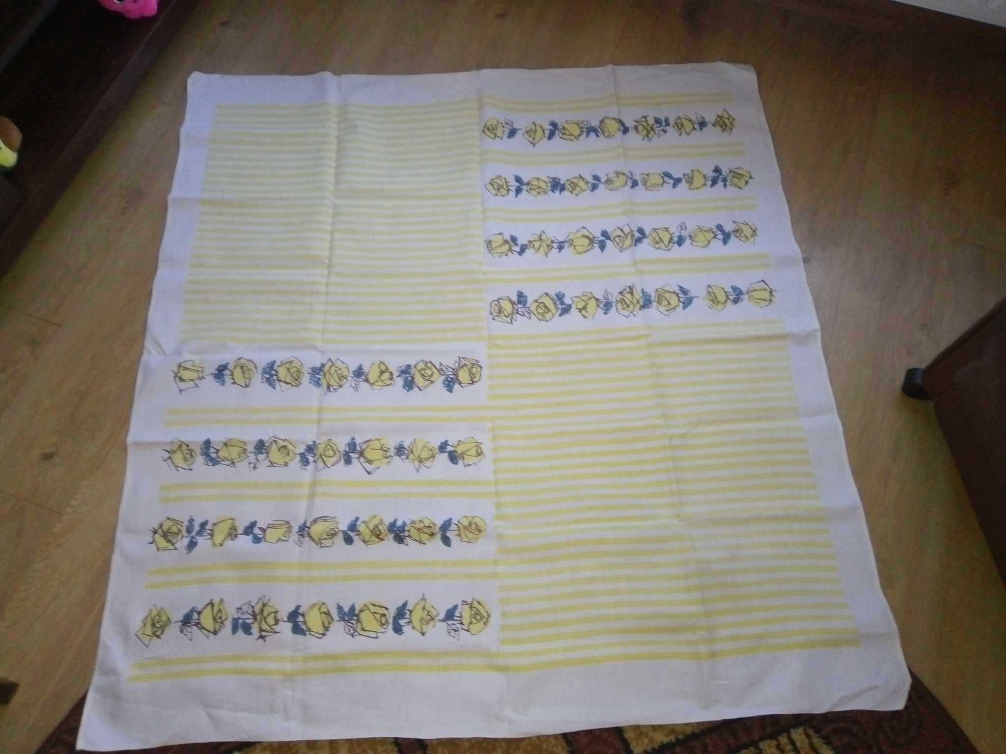 Obrus lniany róże żółty niebieski 125cm x 130cm stary PRL lata 50 60