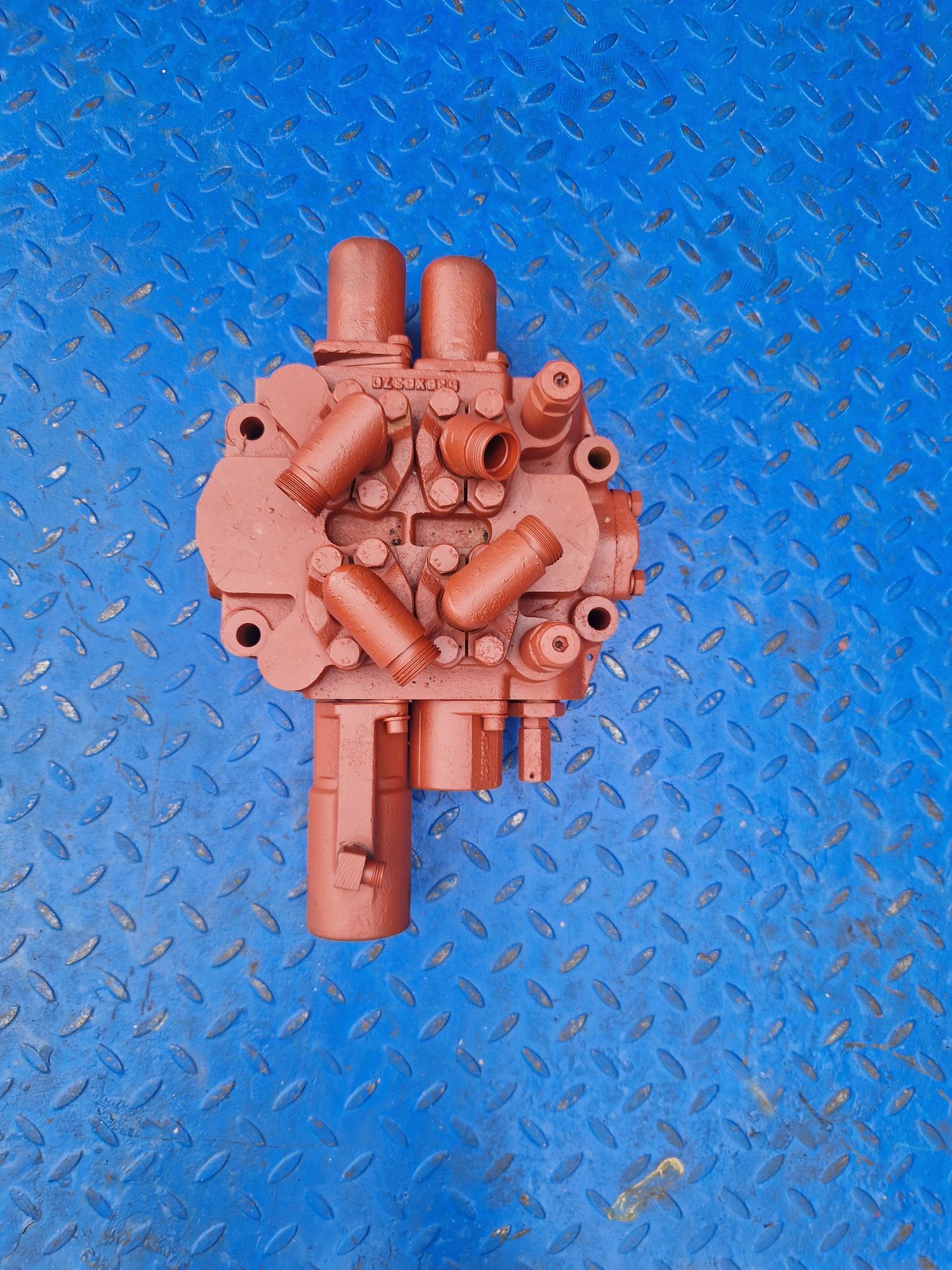 Rozdzielacz hydrauliczny Fadroma Ł-200 Ł-201 Ł-220