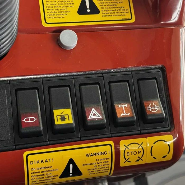 Трактор Tumosan 8005