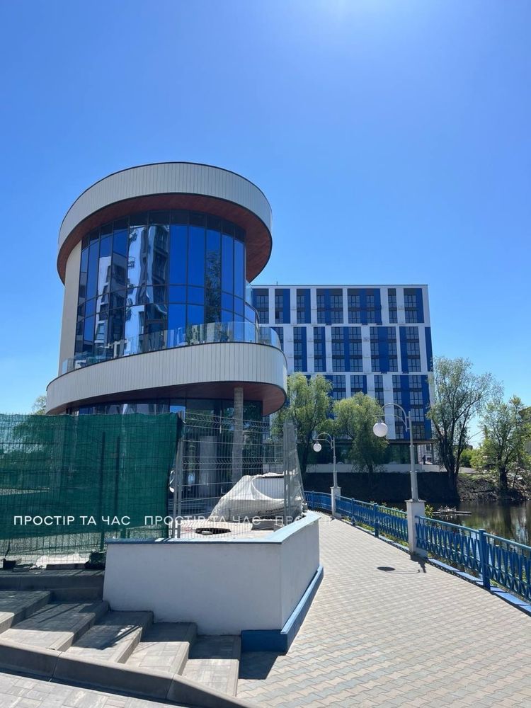 Оренда будівлі в ЖК Рівʼєра, метро Славутич