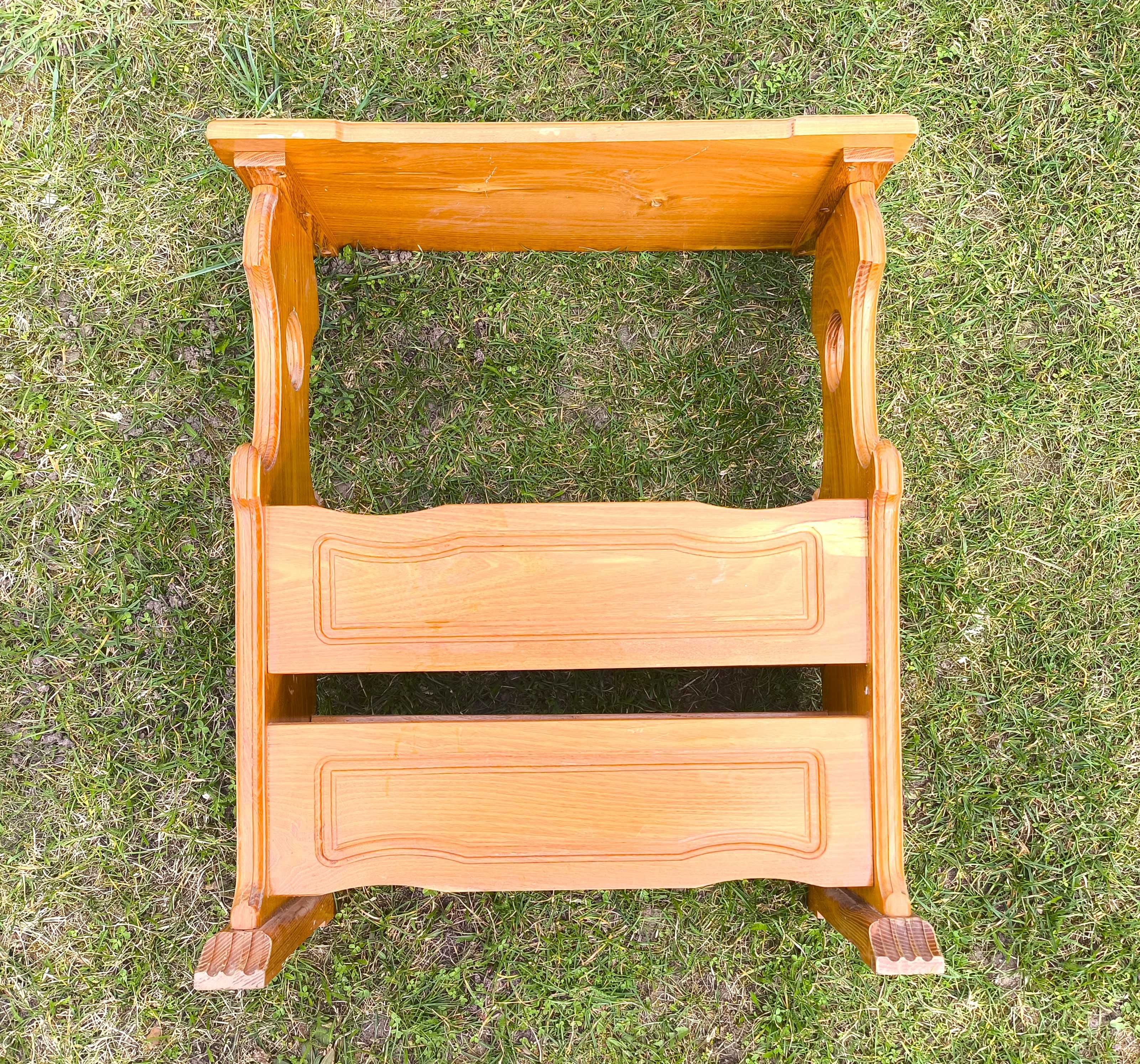 Ładny Drewniany Wysoki Stolik Gazetnik | 55 x 25 x 65 cm | Wysyłka