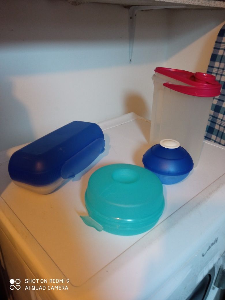 Vários artigos Tupperware