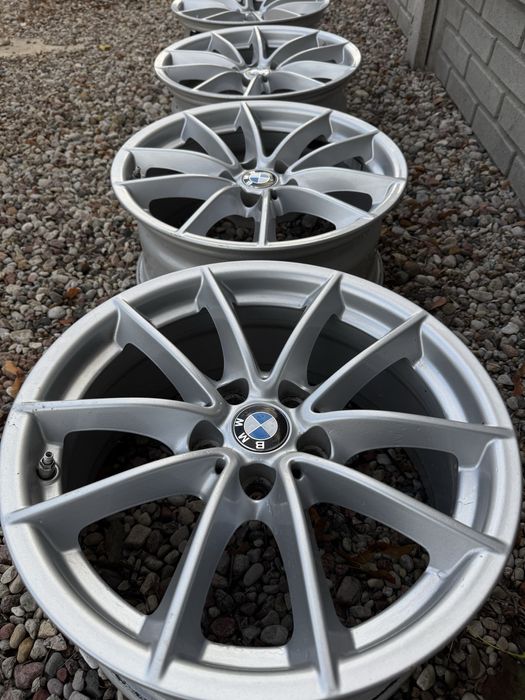 Felgi BMW G30 G31 "17" komplet