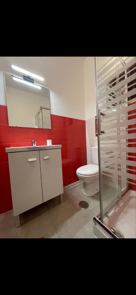 Apartamento T3 - semi mobilado com três frentes