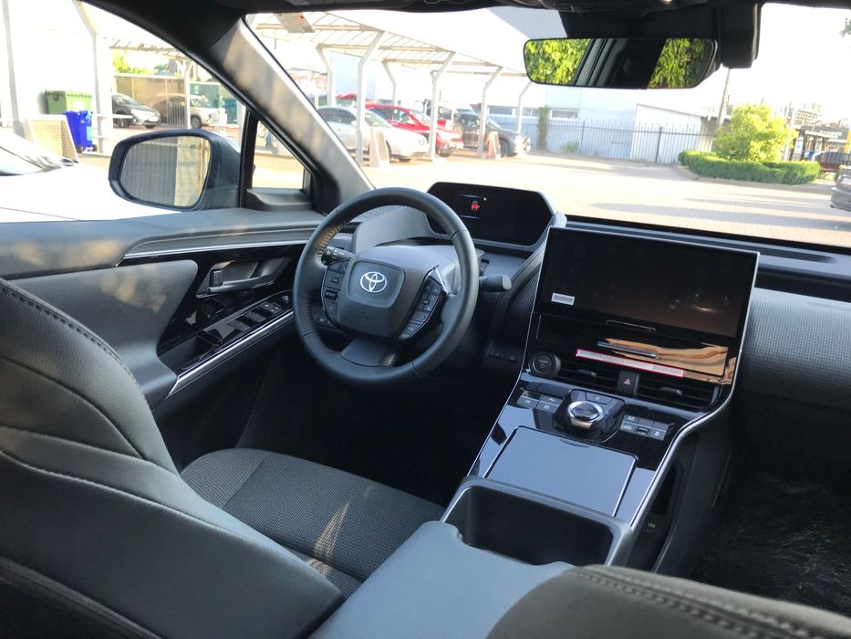 Toyota BZ4X 2024 (XLE) Japan AWD