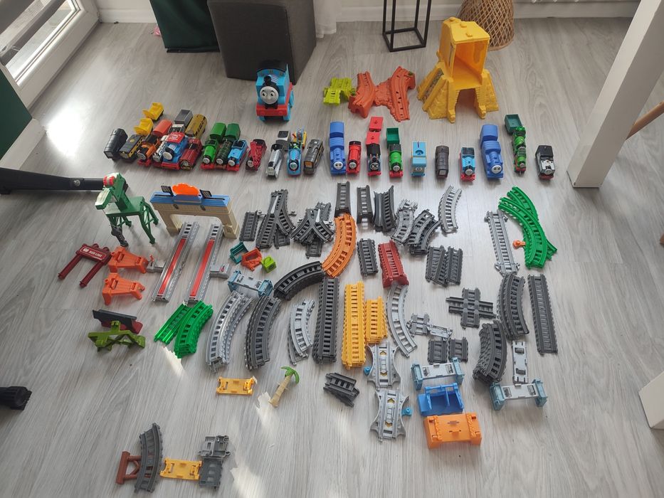 Mega zestaw Tomek i Przyjaciele. 25 kolejek 12 wagonów dziesiątki torw