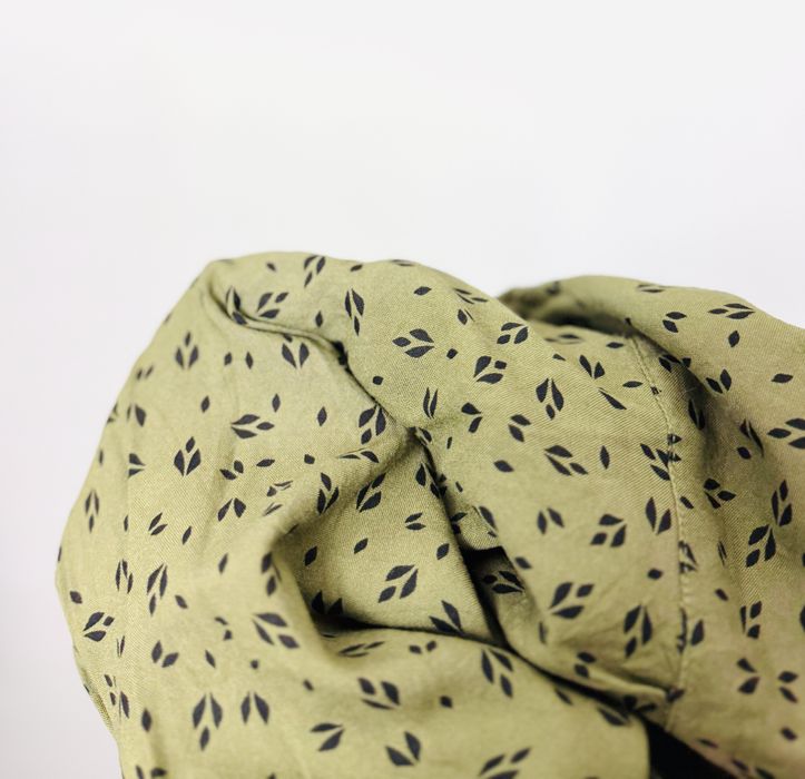 Oliwkowa bluzka z drobnym wzorem M 38 Vero Moda