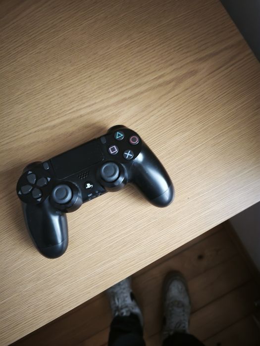 PlayStation 4 Slim 1TB (CUH-2016B) – Excelente Estado