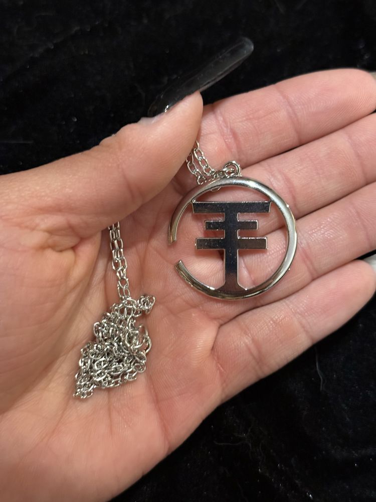 Naszyjnik łańcuszek z logo Tokio Hotel – srebrny