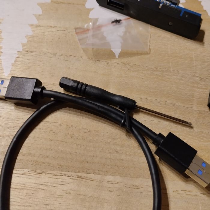 Akcesoria do komputera na USB i Sata nowe