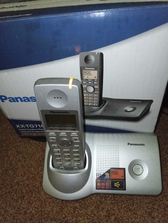 Телефон-трубка Panasonic. Очень удобный в использовании. Недорого.