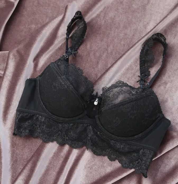 Conforto e Elegância: Sutiã de Renda Preto – Tamanho 95D