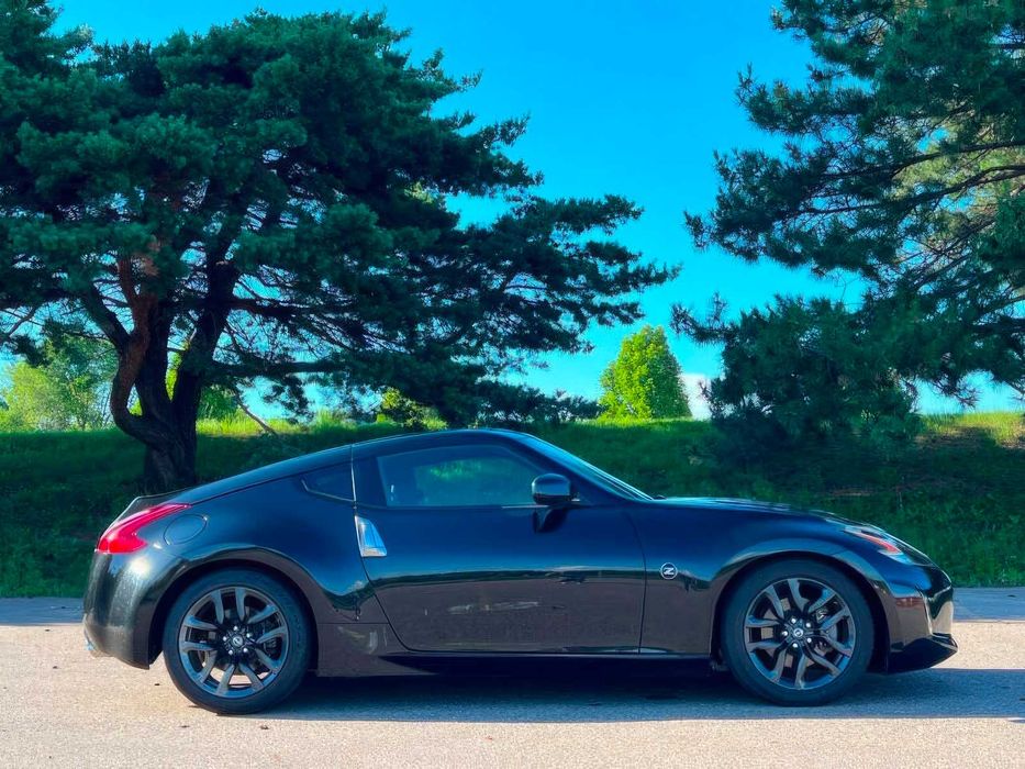 Nissan 370Z      2019
