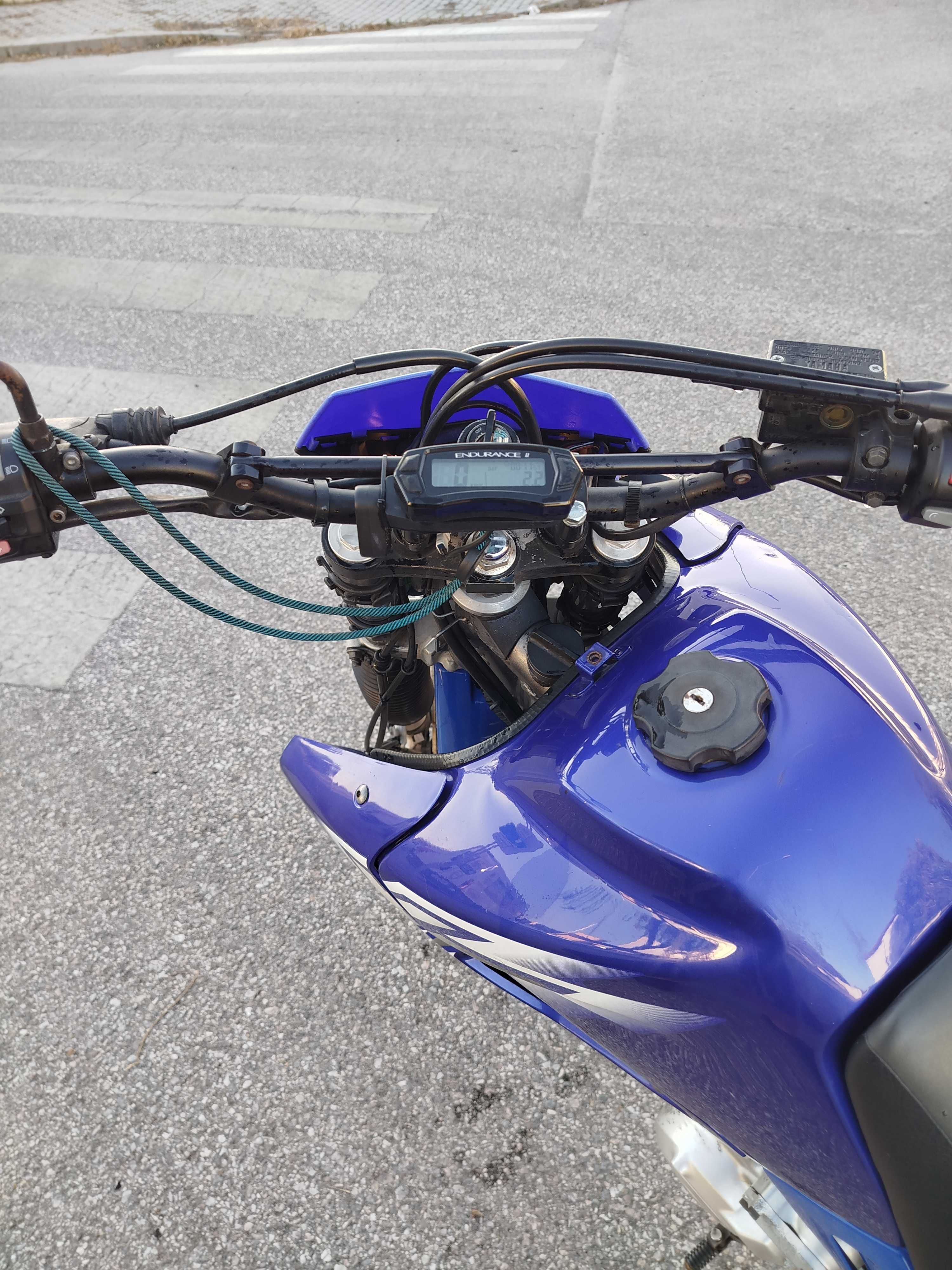 Moto Yamaha XT600E
