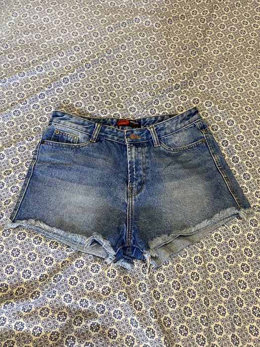 Продам джинсовые шорты 29р