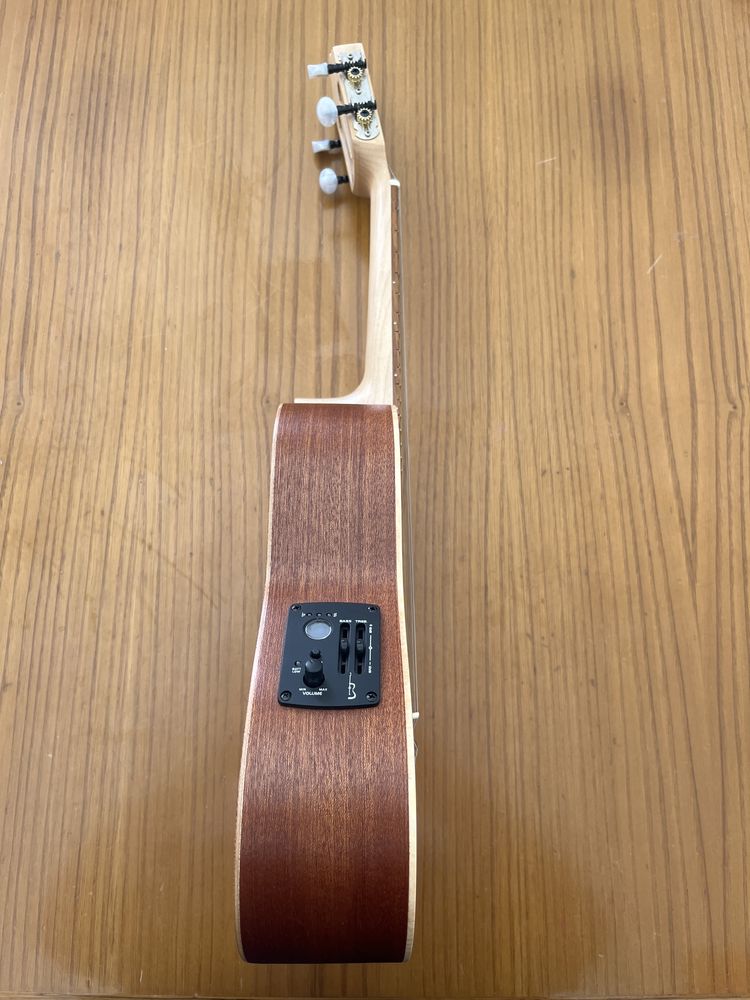Cavaquinho APC Amplificado