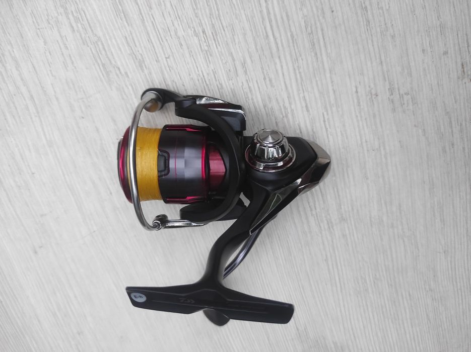 Катушка Daiwa Fuego 17 2000D