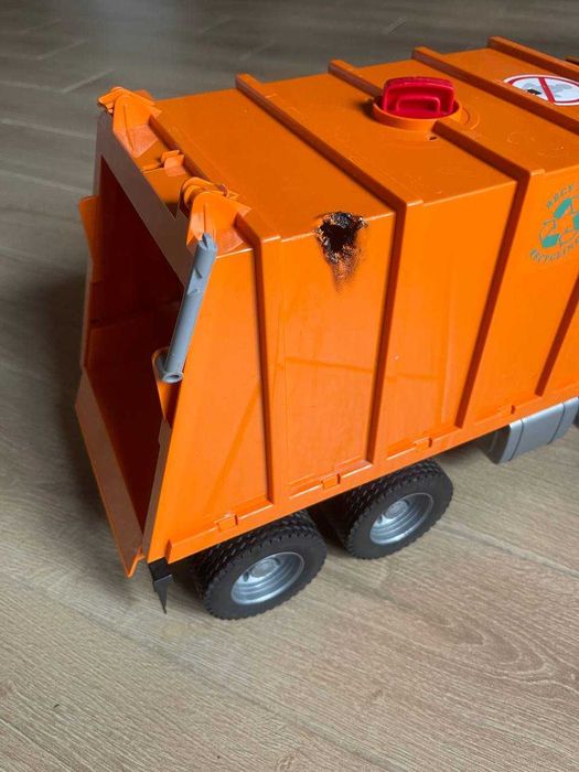 Іграшка Bruder Сміттєвоз Scania RR-series М1:16