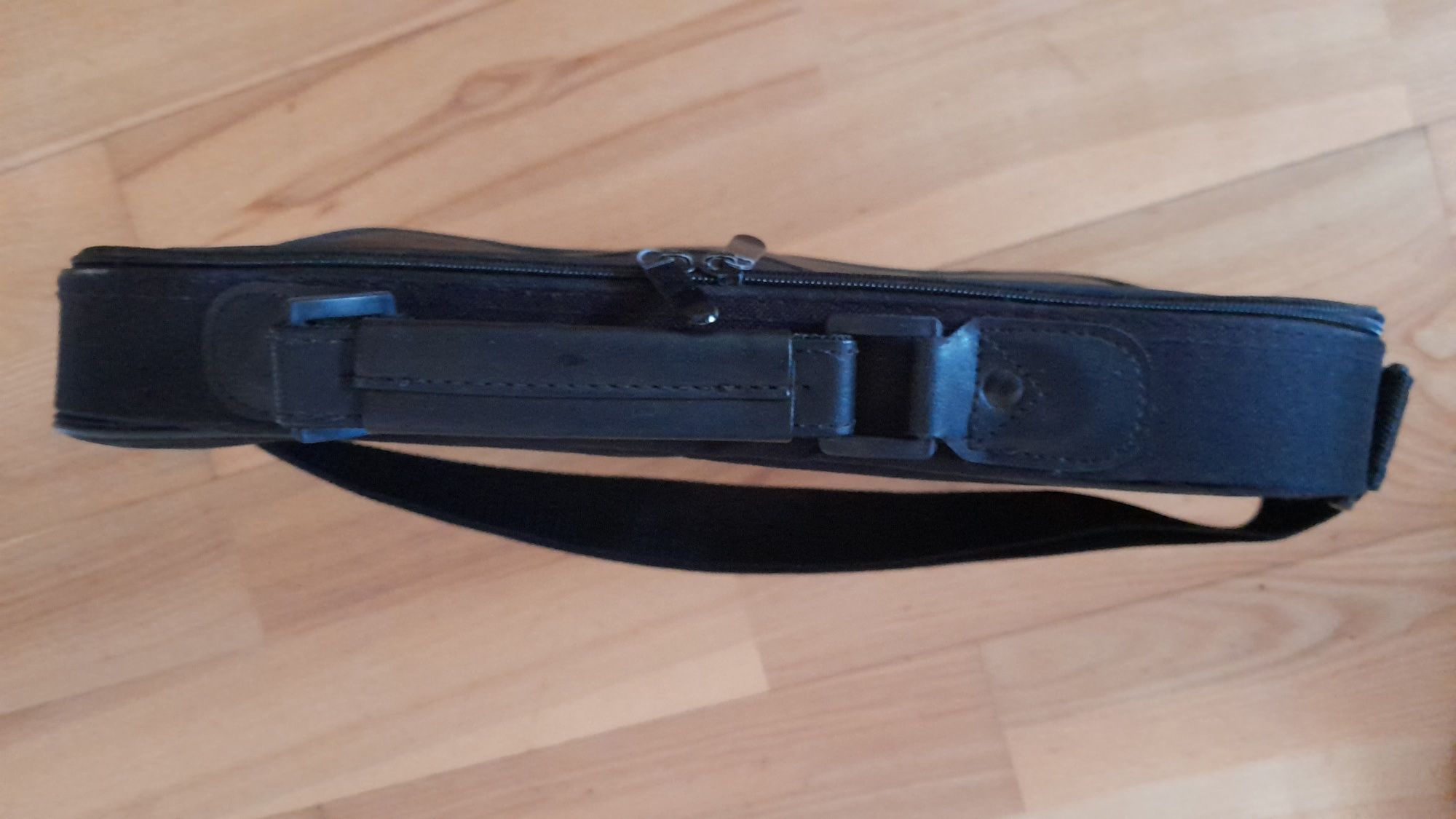 Torba czarna na laptopa dl 44x33x7