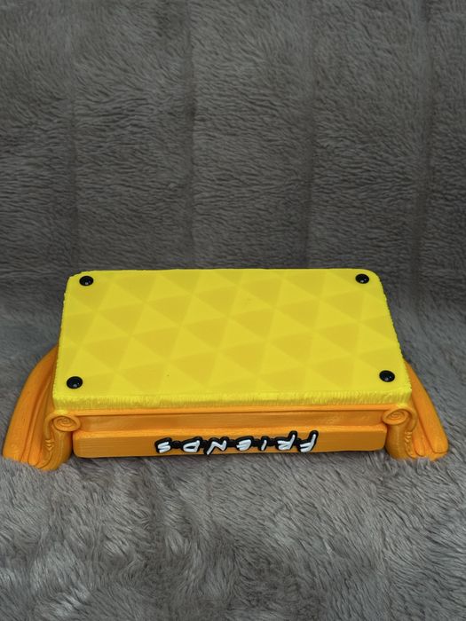 Диван підставка для фігурок друзів / Friends з McDonalds