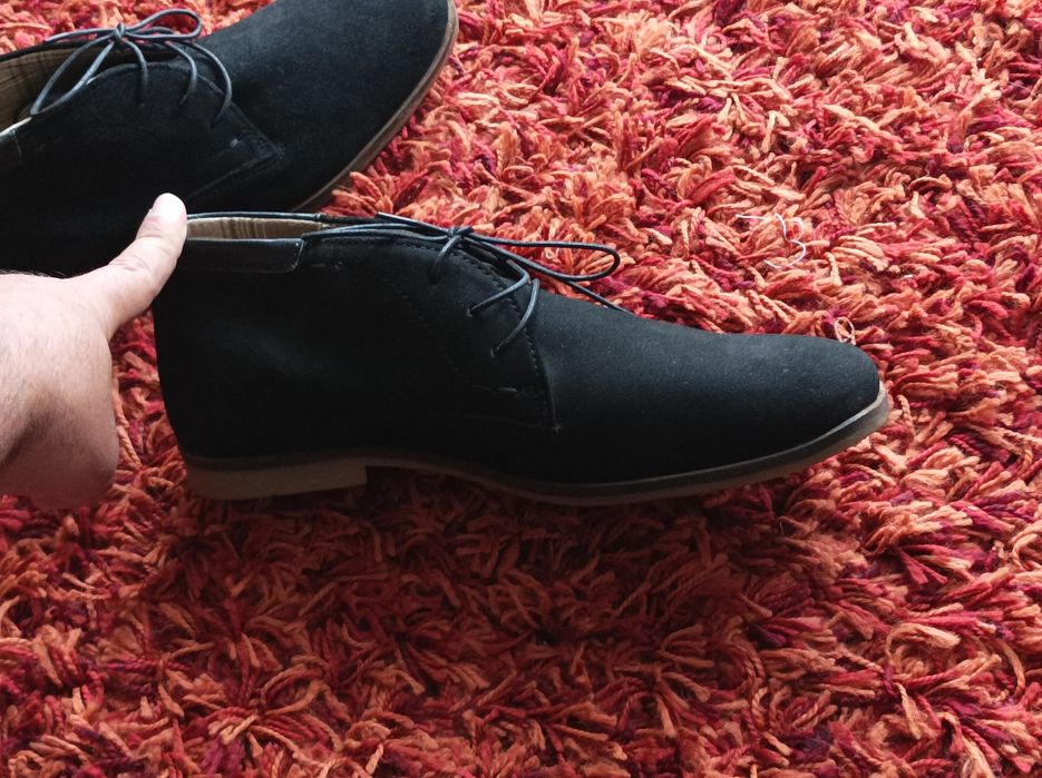 Bota preta marca Essentiel