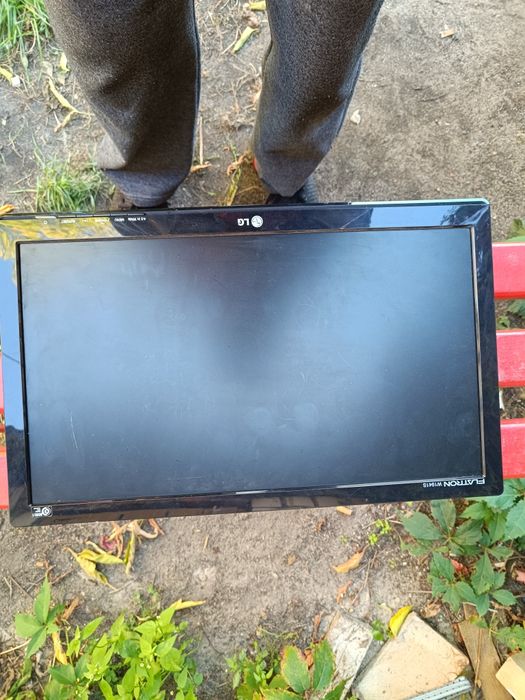 Monitor LG 19 cali