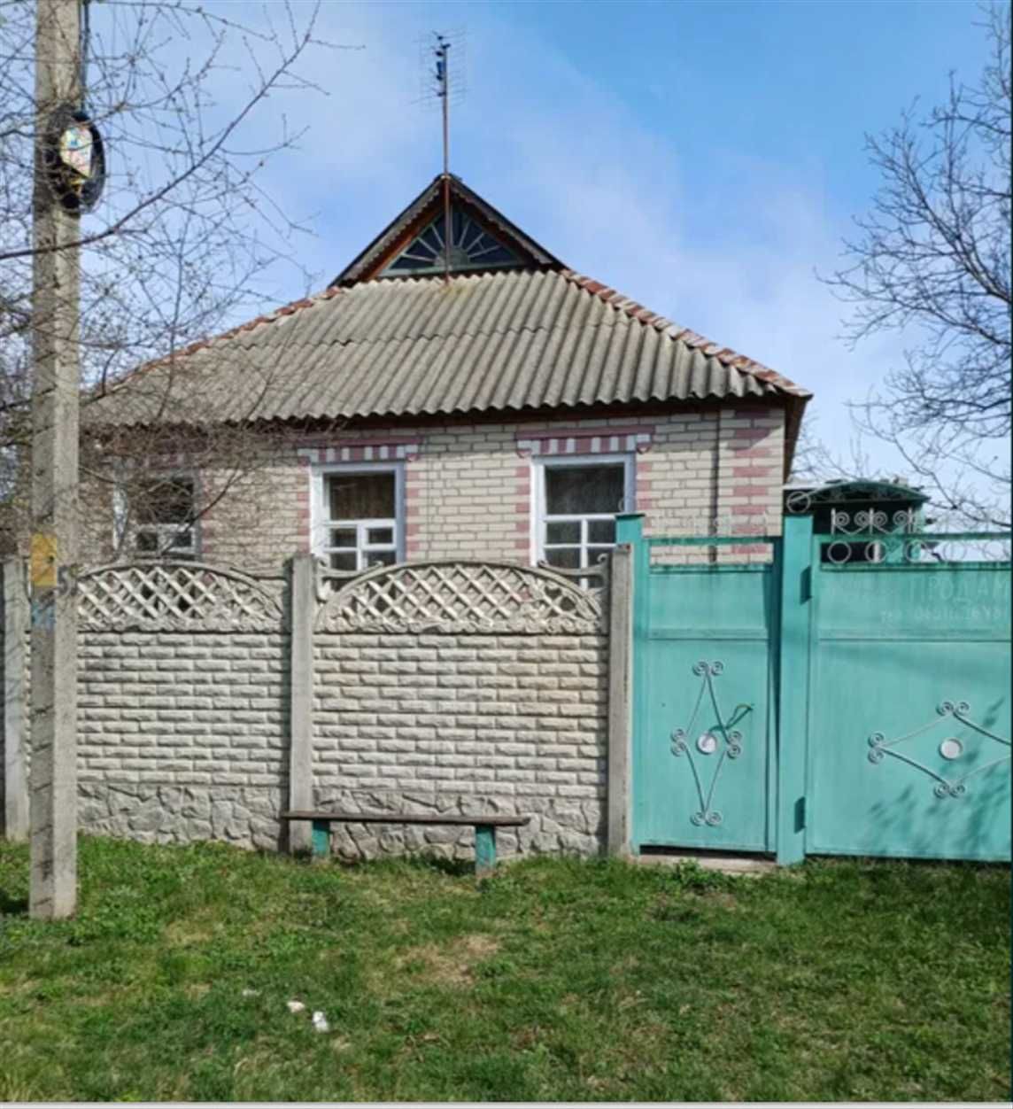 Продам дом в Манченках. Участок 8 соток . Тихий район. Отличная ценаTB