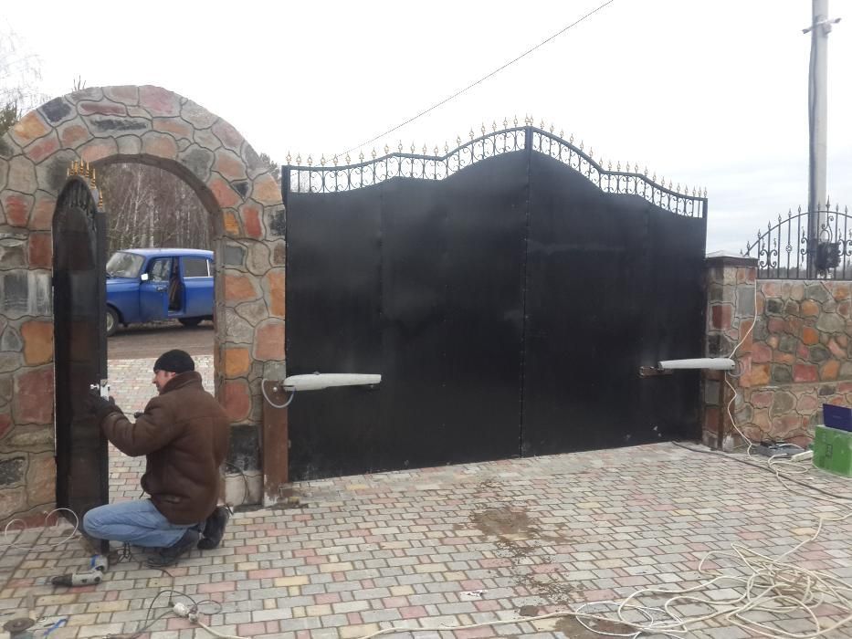 Монтаж автоматизованих систем до в'їзних та гаражних воріт.