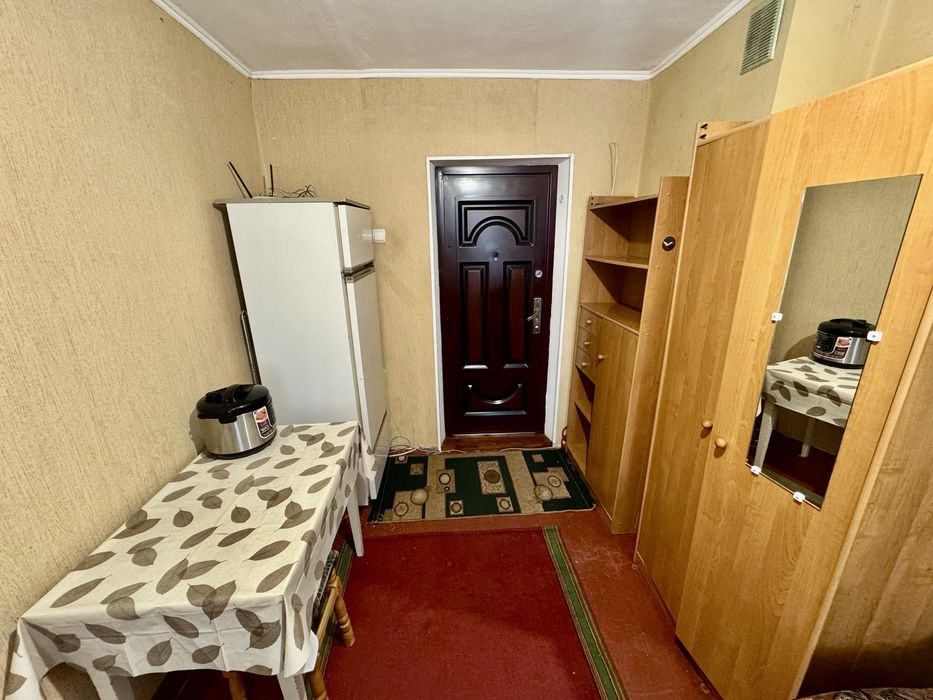 Кімната в гуртожику блочної системи