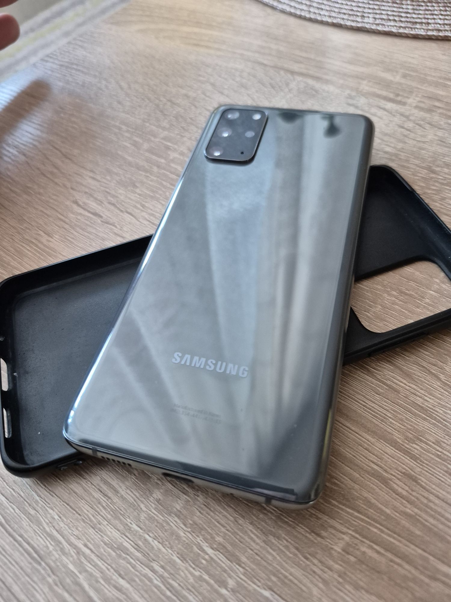 Продам samsung s 20 plus 5g grey
