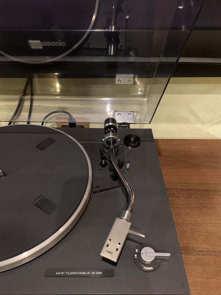 Програвач вінілових платівок CEC (Visionik) HI-FI Turntable