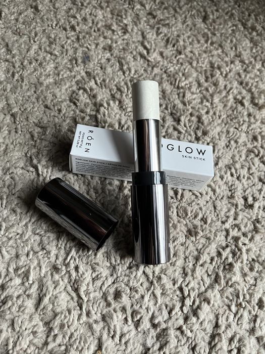 Roen Roglow Skin Stick Glazed rozświetlacz w sticku kremie